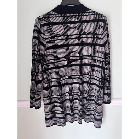 Exclusively Misook 1x Black White Stripe Circle Acrylic long cardigan Duster NWT - Picture 2 of 9
